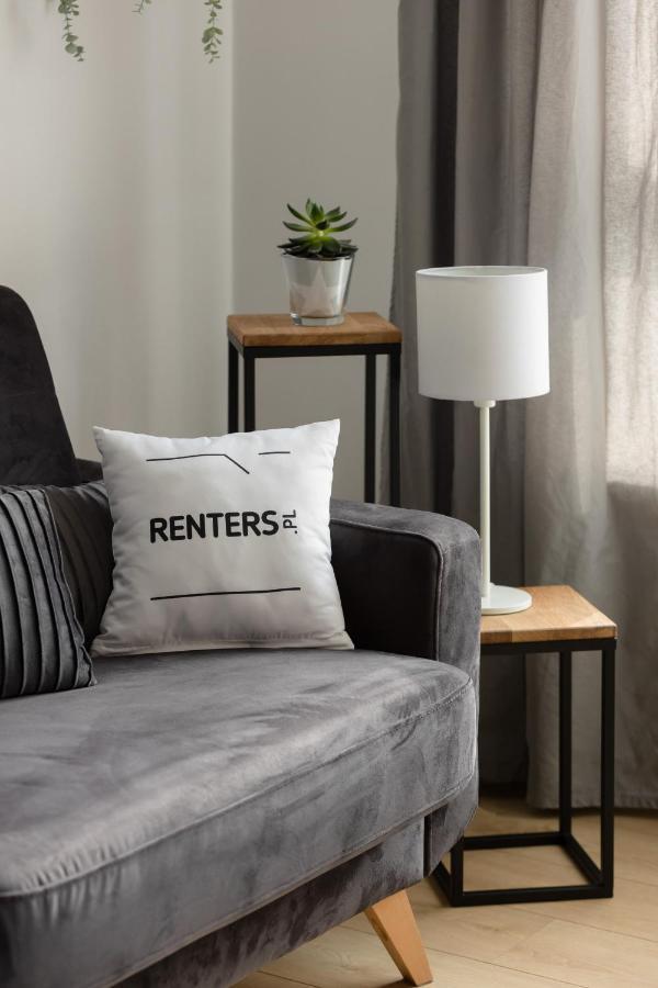 Targowek Pet-friendly With Parking By Renters Lägenhet *