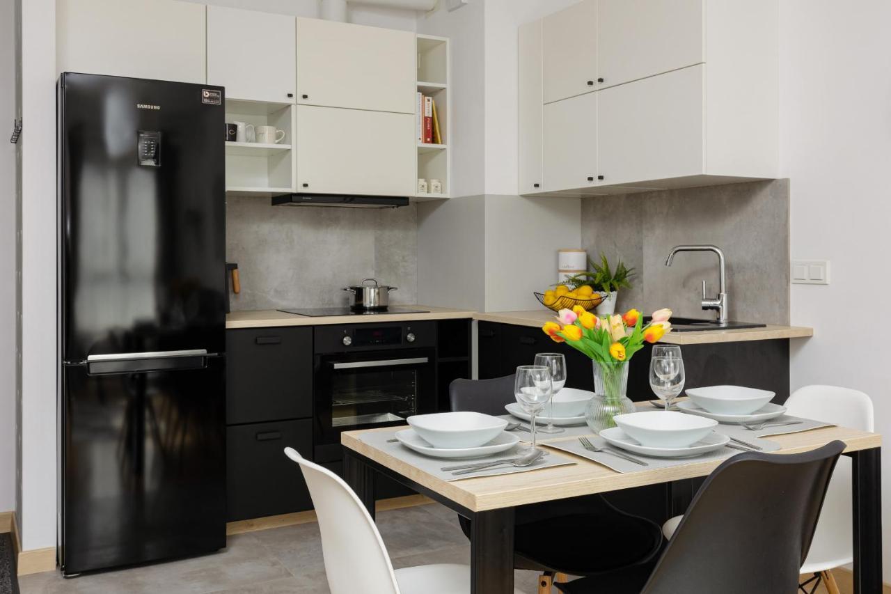 Targowek Pet-friendly With Parking By Renters Lägenhet